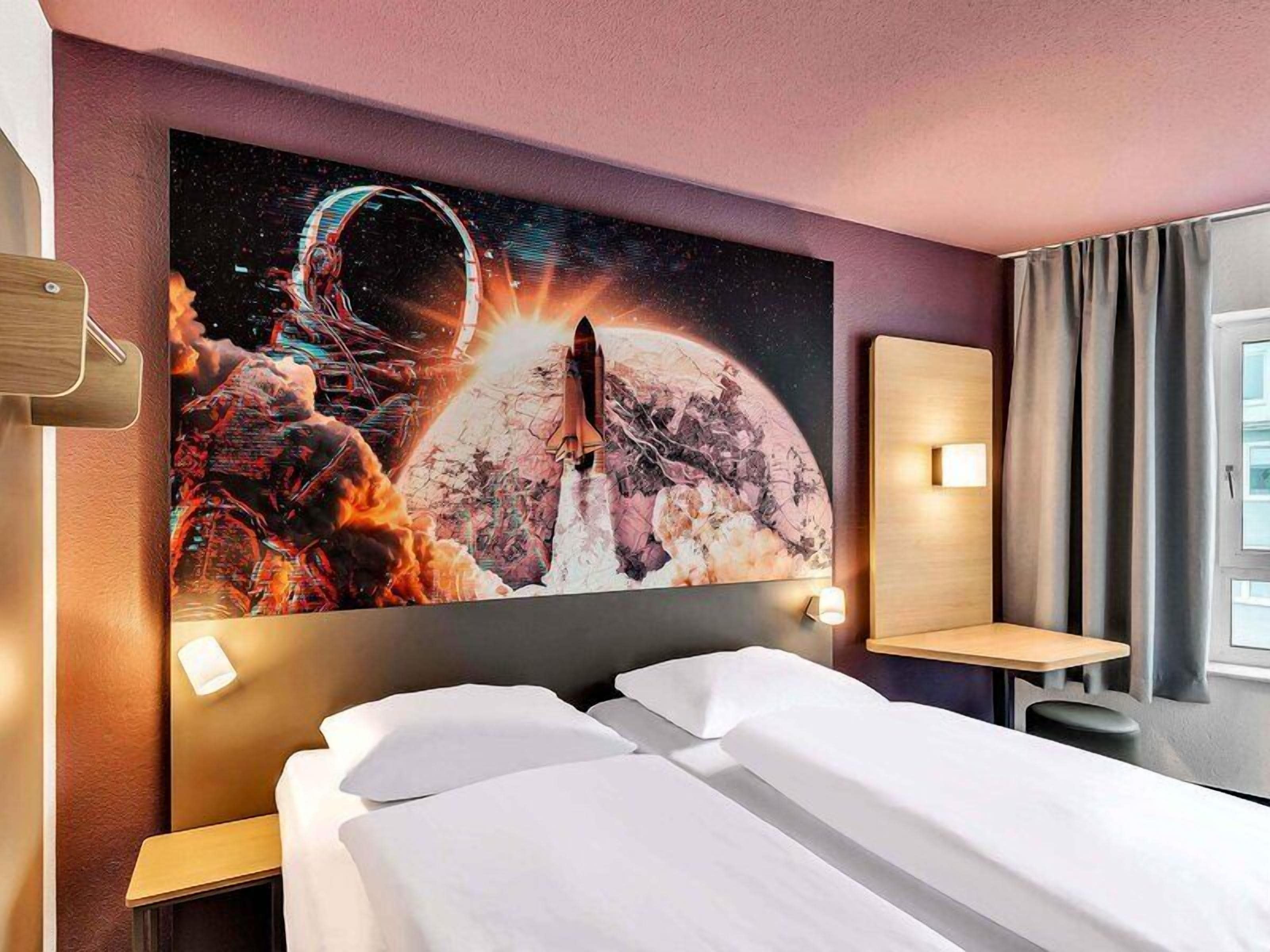 Twin Room | Desk, blackout curtains, soundproofing, free WiFi