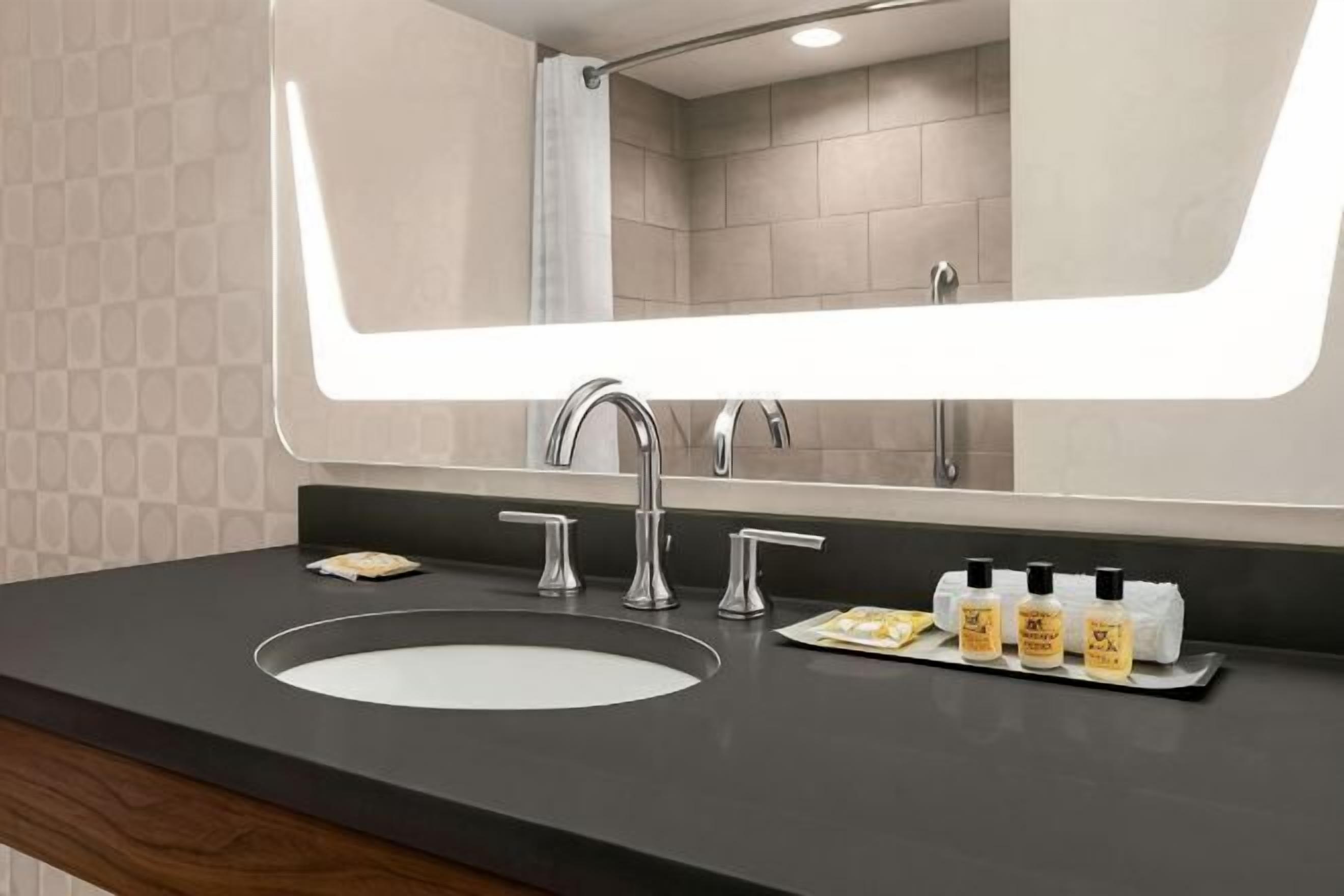 Bathroom | Eco-friendly toiletries, towels