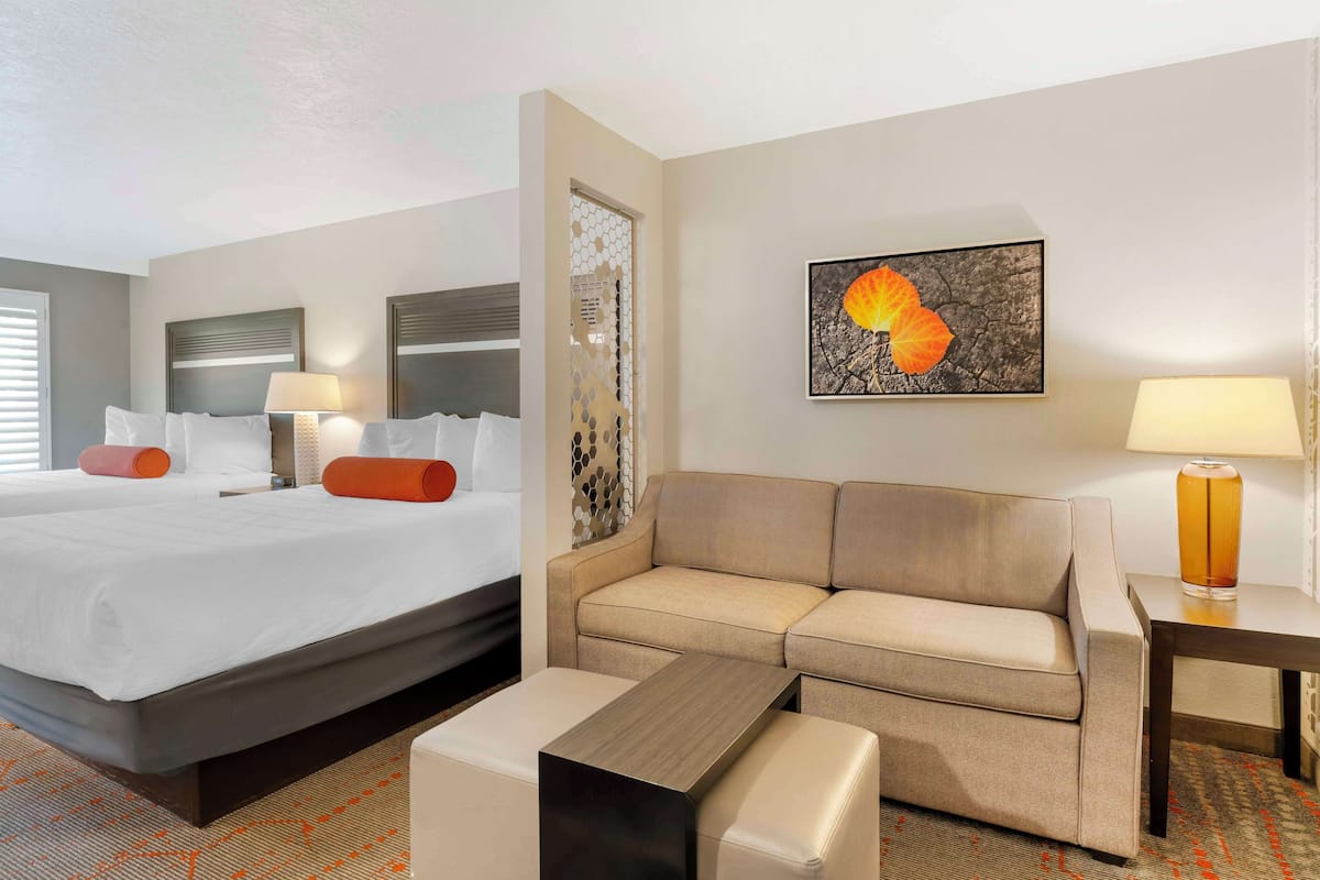 Hypo-allergenic bedding, in-room safe, desk, laptop workspace