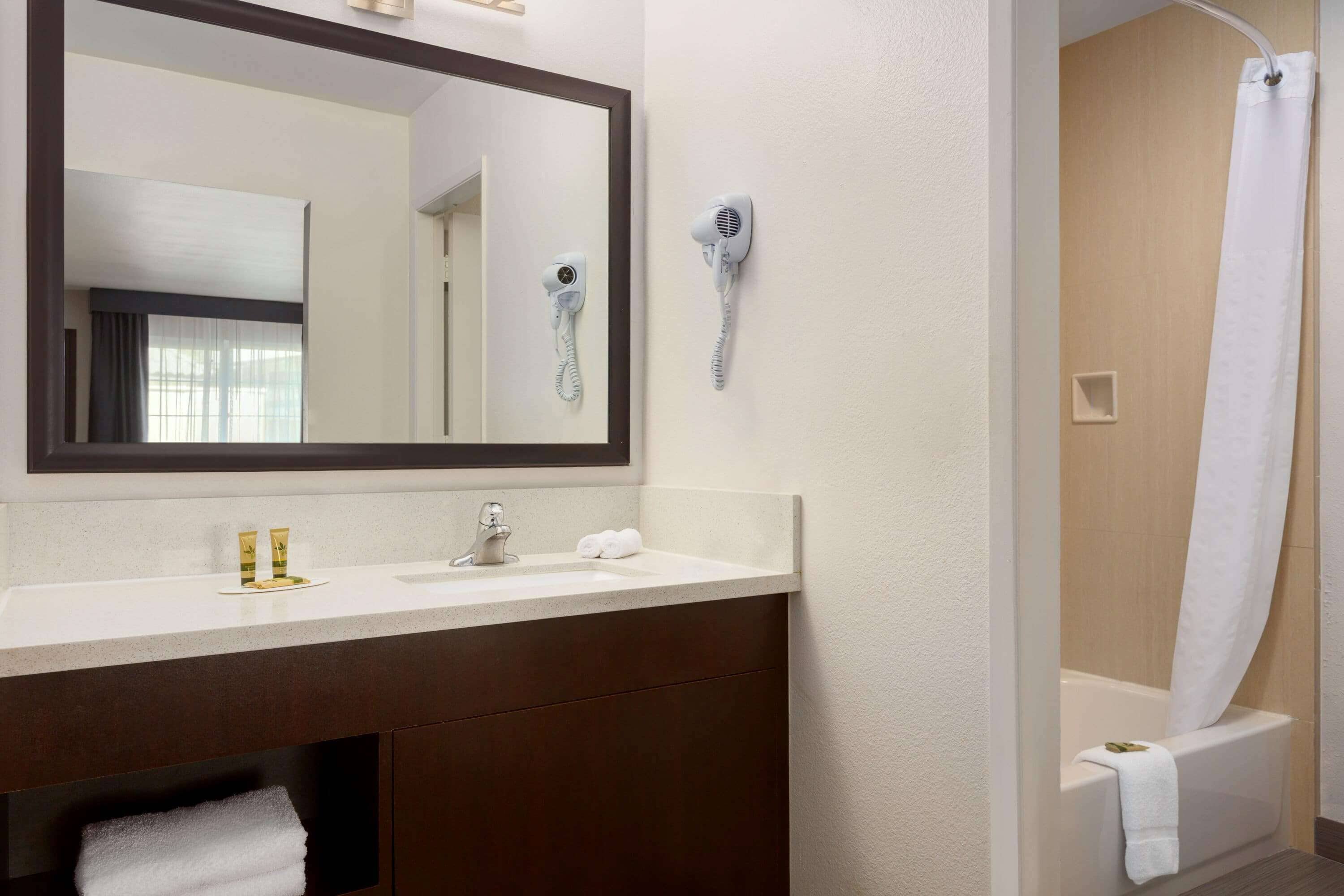 Foto - Days Inn & Suites by Wyndham Anaheim At Disneyland Park