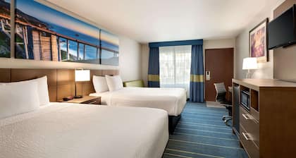 Days Inn & Suites by Wyndham Anaheim At Disneyland Park