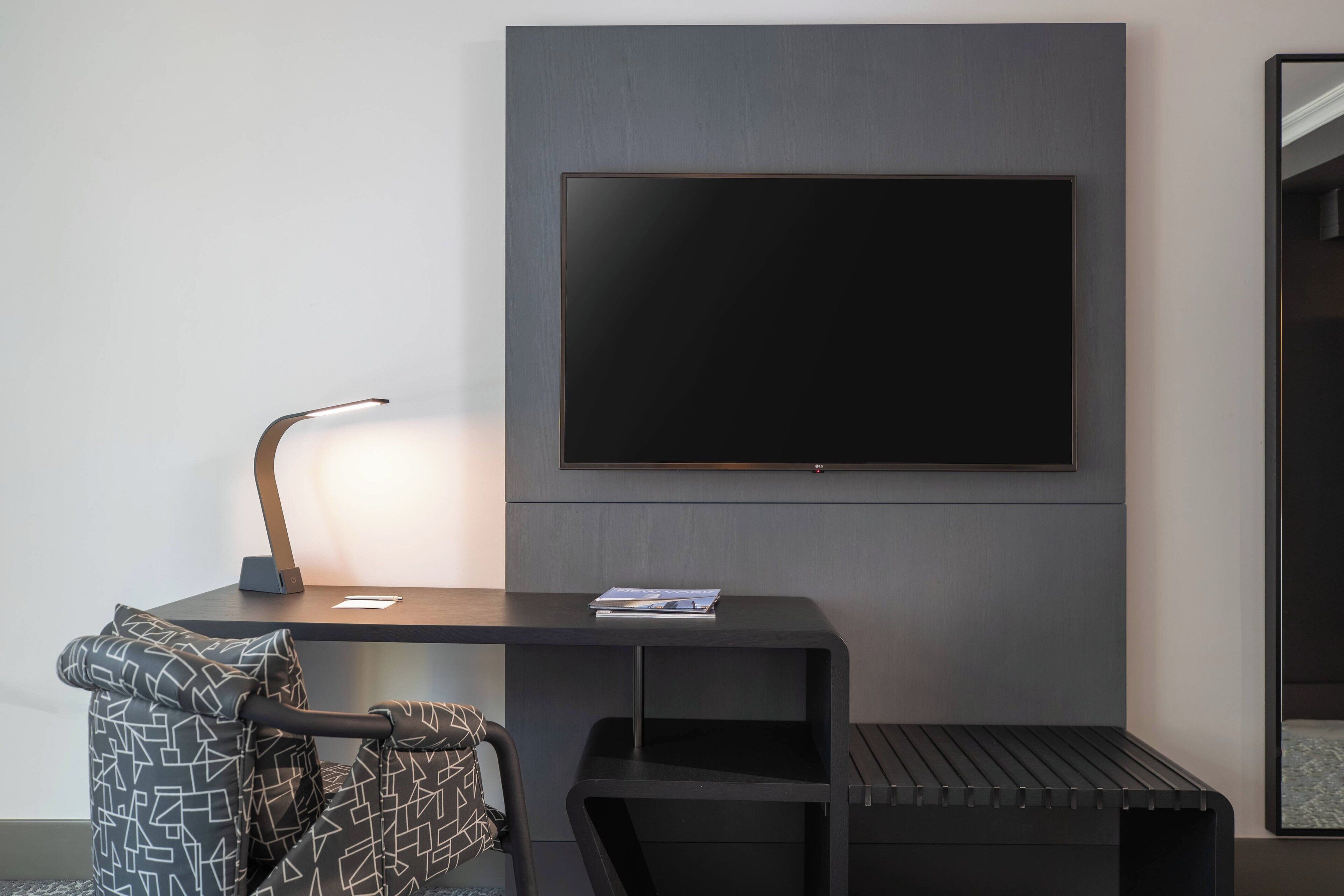 premium bedding, down duvets, in-room safe, desk