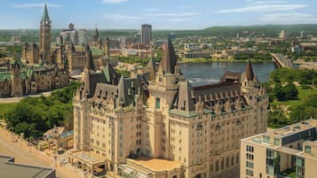 المنشأة من الخارج