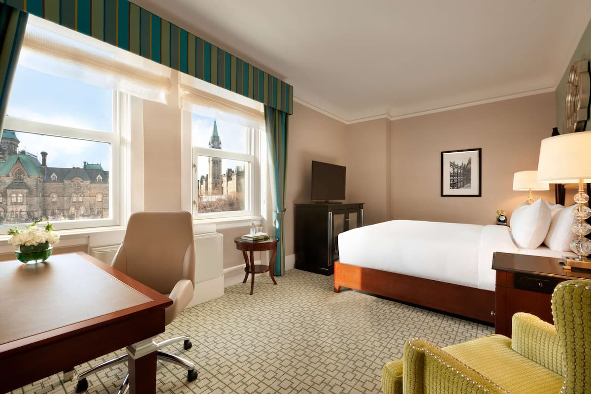1 bedroom, premium bedding, pillow-top beds, minibar