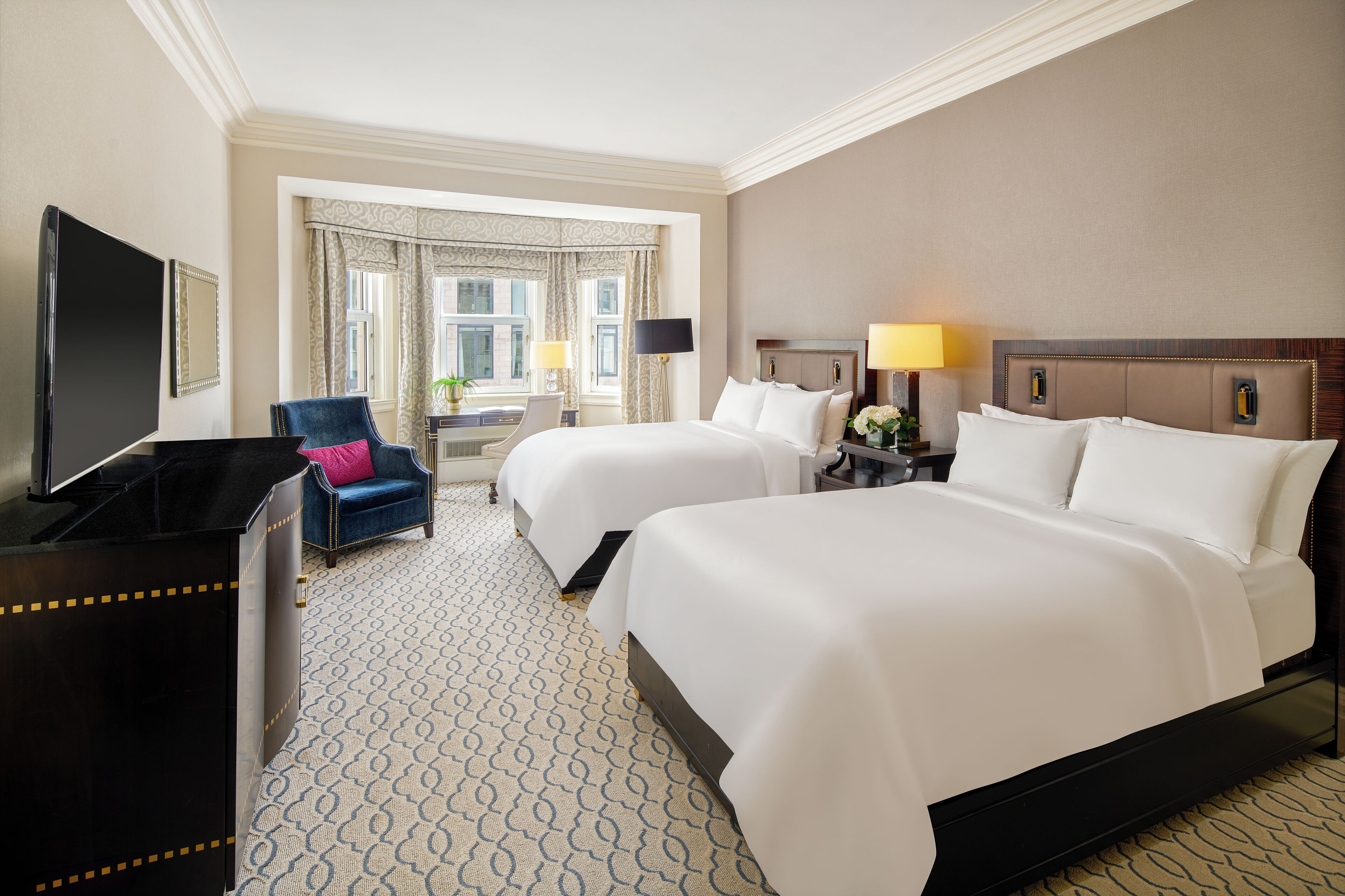Premium bedding, pillow-top beds, minibar, in-room safe