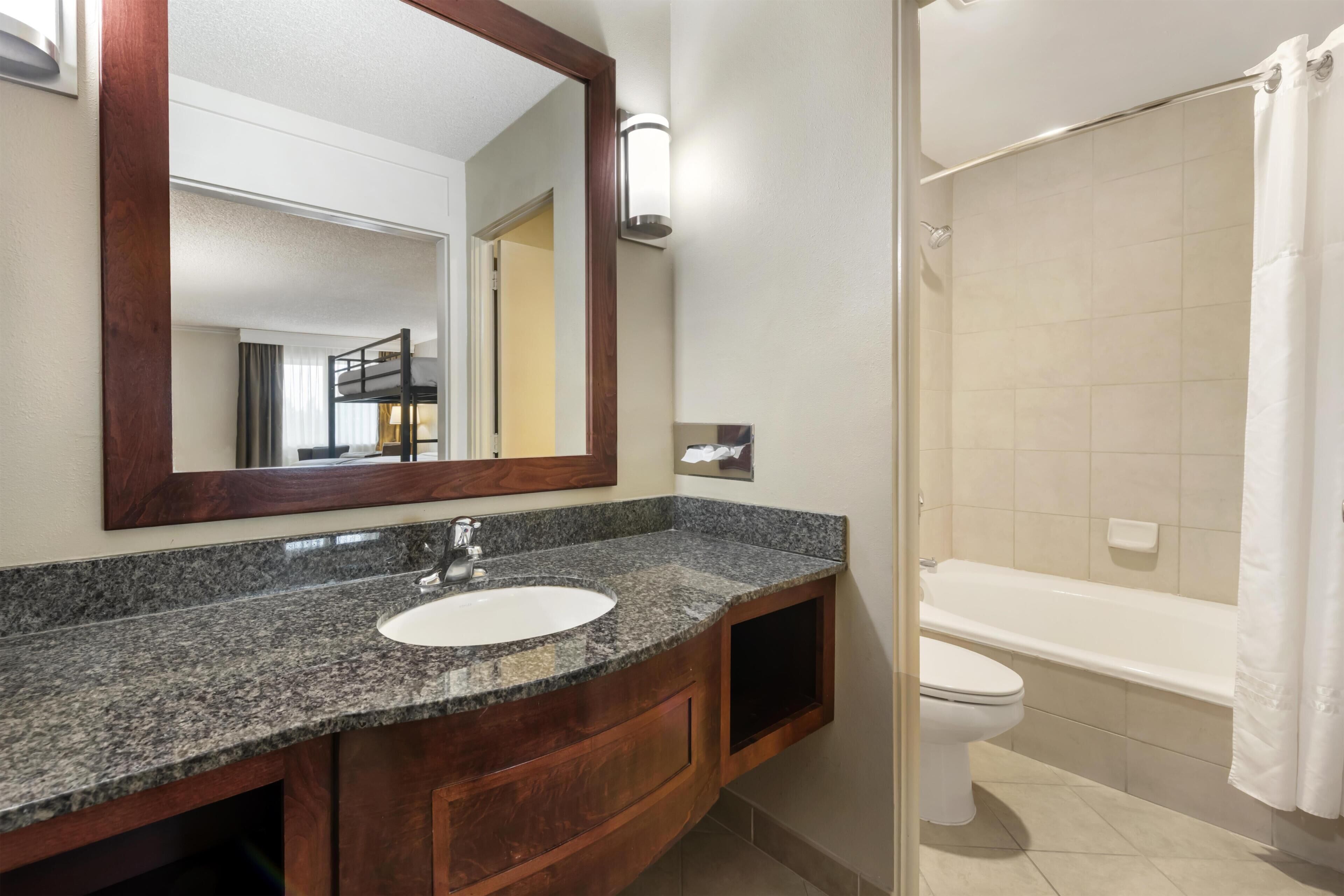 Family Room, Multiple Beds, Non Smoking, Refrigerator & Microwave | Bathroom