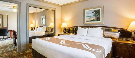 Coffres-forts dans les chambres, bureau, fer et planche à repasser