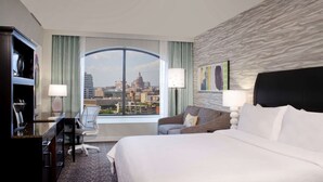 Seprai premium, selimut bulu angsa, brankas, dan meja kerja