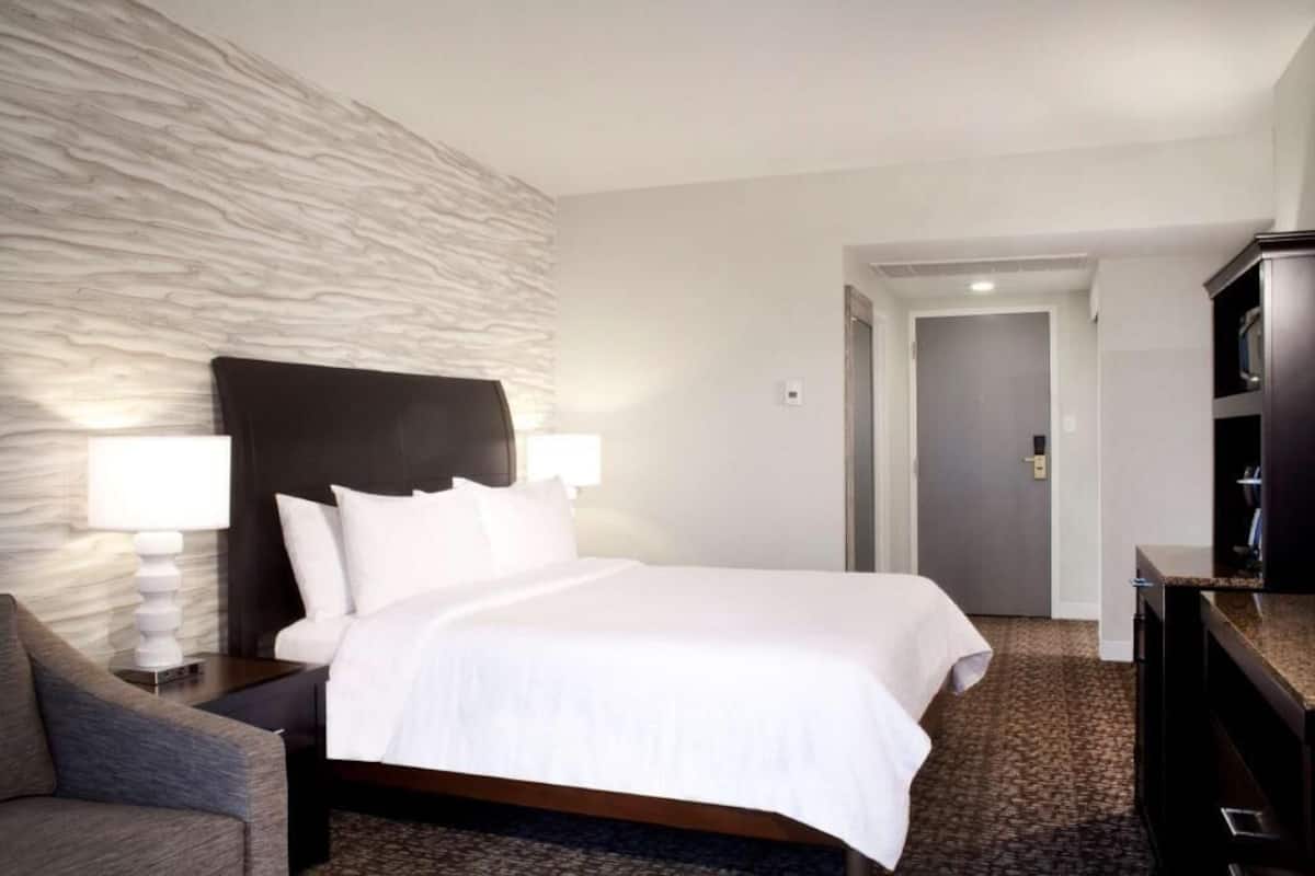 Premium bedding, down duvets, in-room safe, blackout curtains