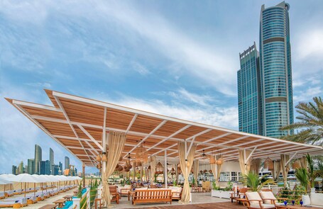 Radisson Blu Hotel Resort, Abu Dhabi Corniche - Image 24