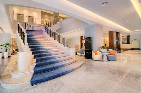 Radisson Blu Hotel Resort, Abu Dhabi Corniche - Image 10