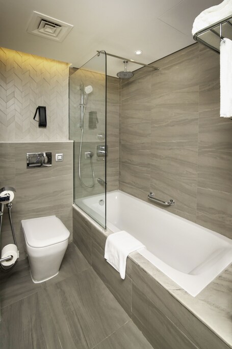 Radisson Blu Hotel Resort, Abu Dhabi Corniche - Image 59
