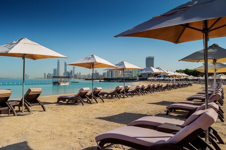Radisson Blu Hotel Resort, Abu Dhabi Corniche - Image 4