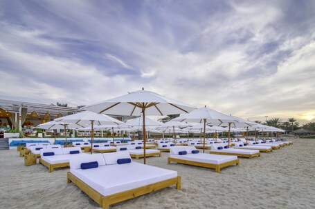 Radisson Blu Hotel Resort, Abu Dhabi Corniche - Image 16