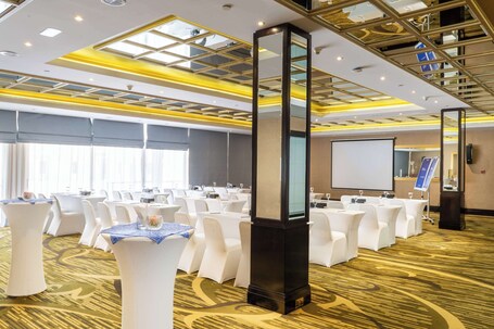 Radisson Blu Hotel Resort, Abu Dhabi Corniche - Image 131