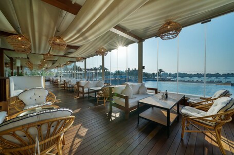 Radisson Blu Hotel Resort, Abu Dhabi Corniche - Image 53