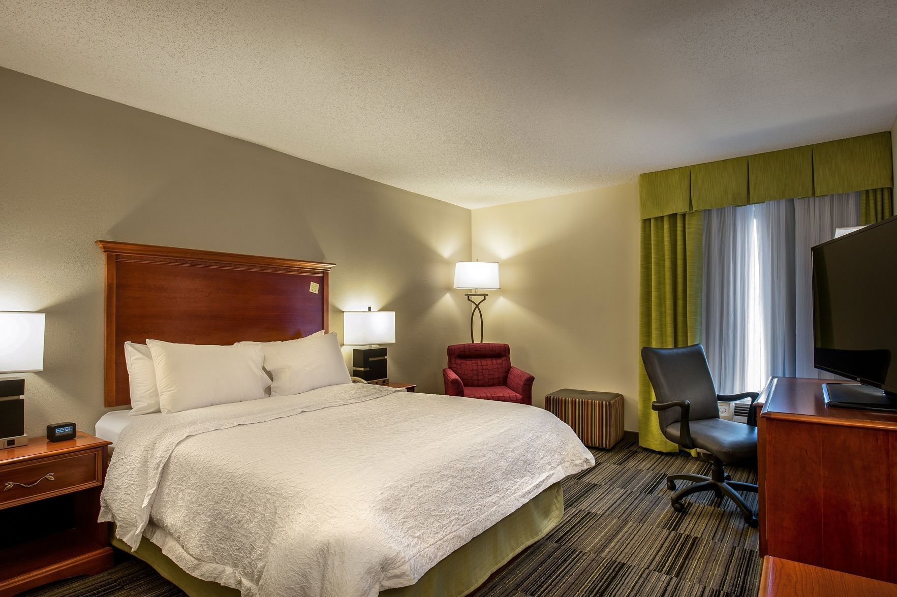 Premium bedding, in-room safe, desk, blackout curtains