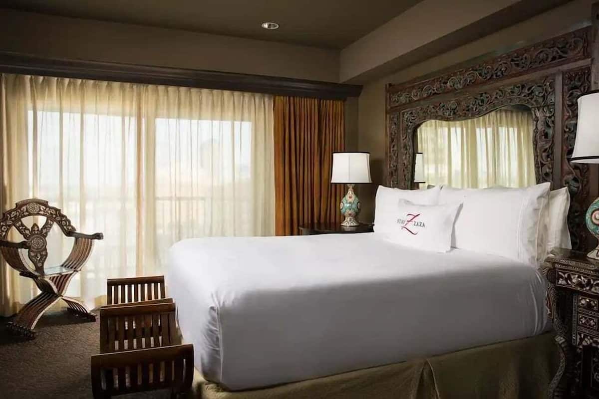 Signature Suite of Hotel's Choice | Premium bedding, pillowtop beds, minibar, in-room safe