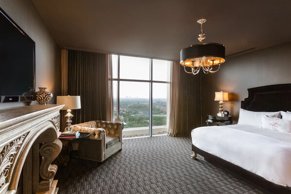 Premium bedding, pillow-top beds, minibar, in-room safe