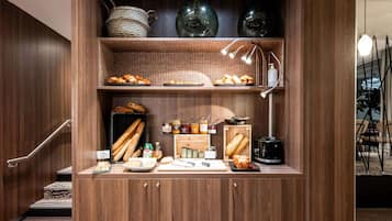 Päivittäinen buffetaamiainen maksusta