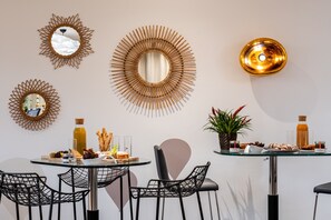 Aperto a colazione, pranzo e cena
