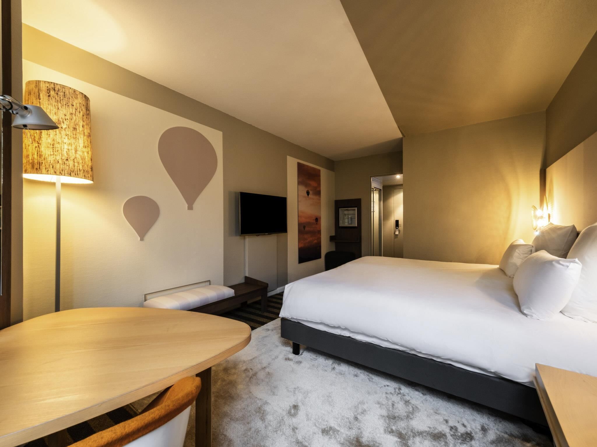 Classic Room, 1 Double Bed | Premium bedding, minibar, in-room safe, desk