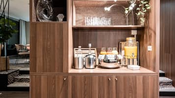 Se sirven desayunos, almuerzos, cenas y cocina francesa