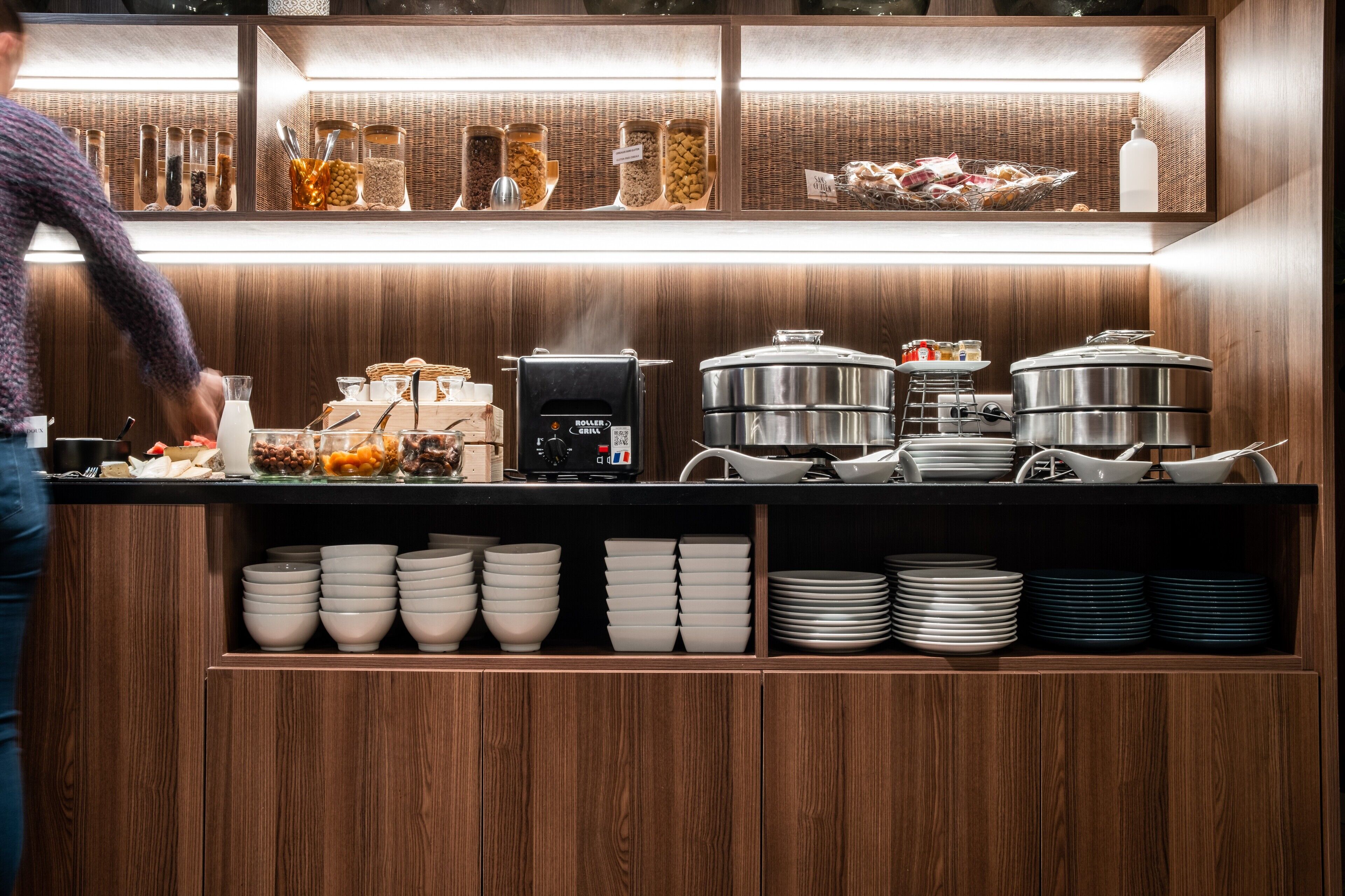daily buffet breakfast (eur 19.90 per person)