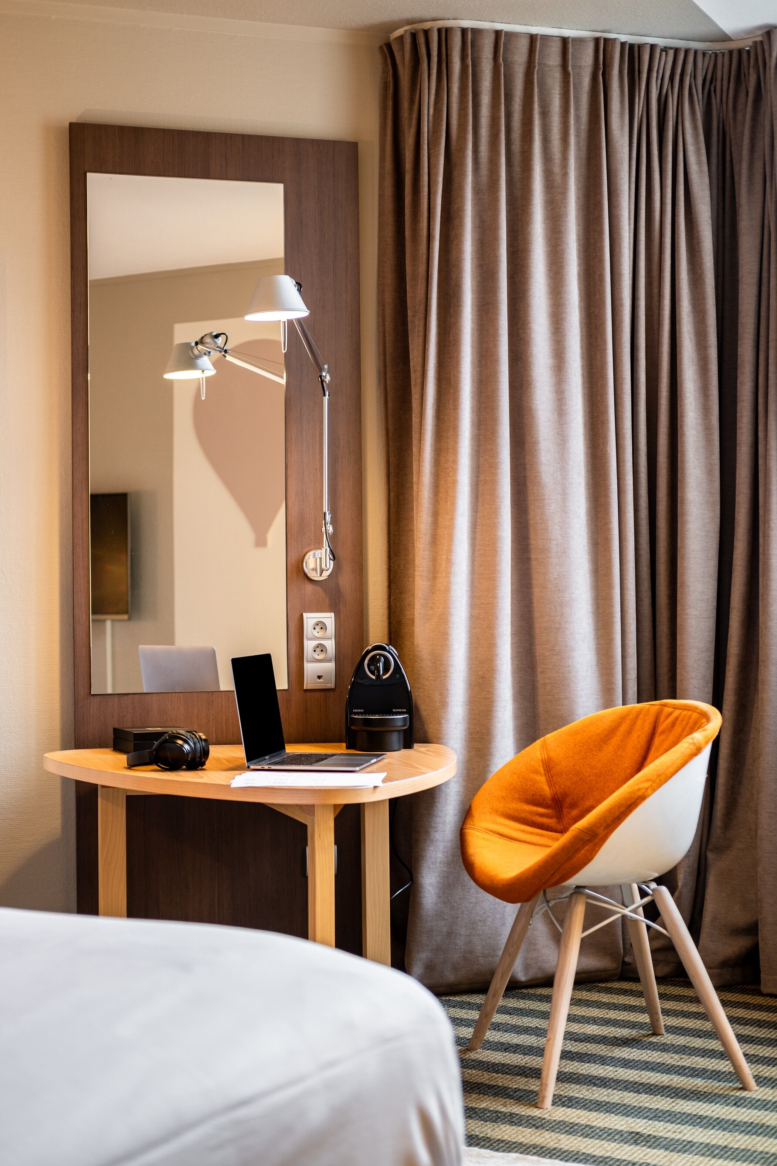 superior room, 1 double bed | premium bedding, minibar, in-room safe, desk
