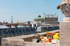 Ropa de cama hipoalergénica, caja fuerte, escritorio