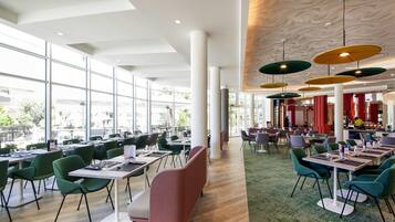 Frokost, lunsj og middag serveres, franske retter