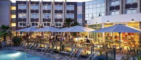 Breakfast, lunch, dinner served; French cuisine