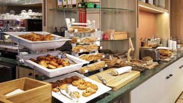 Desayuno buffet todos los días (con cargo)
