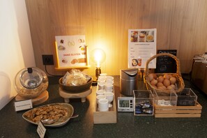 Daily buffet breakfast for a fee