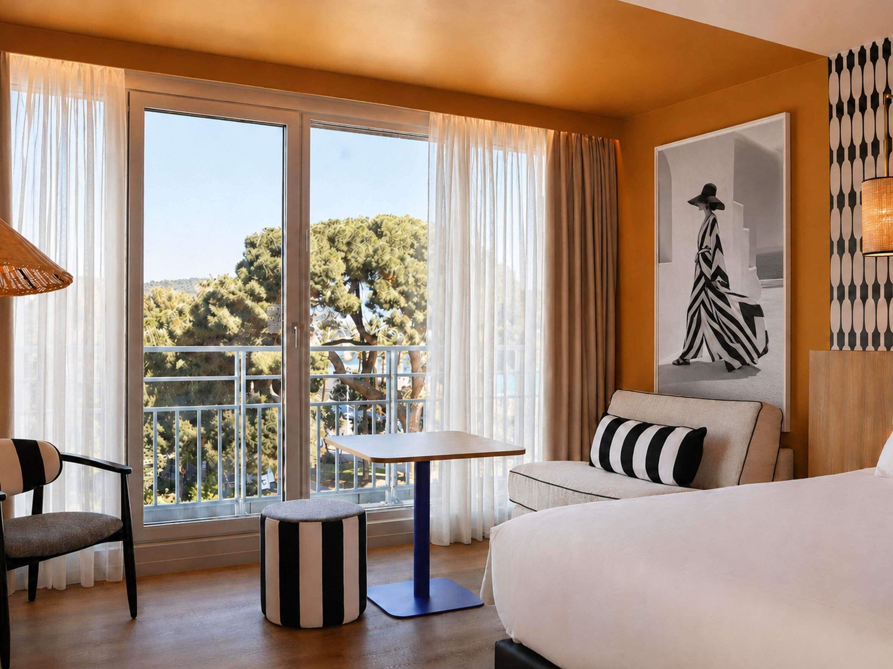 Privilege, Room, 1 King Bed with Sofa bed, Garden View | Premium bedding, in-room safe, desk, laptop workspace