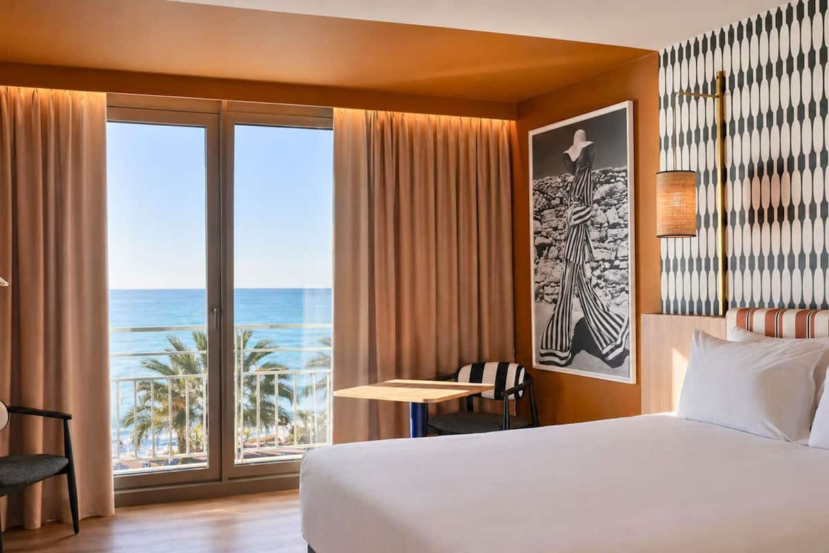 Privilege, Room, 1 Double Bed, Sea Facing | Premium bedding, in-room safe, desk, laptop workspace