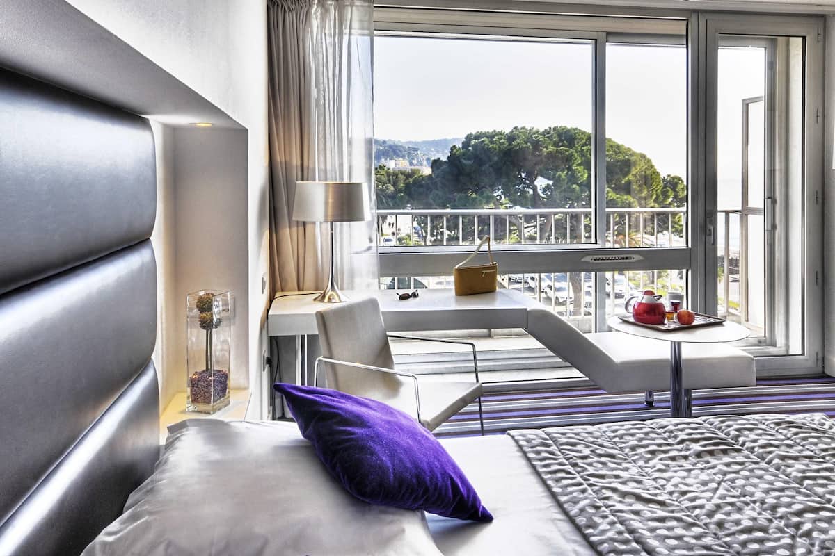 Privilege, Room, Ocean View, Garden Area | Premium bedding, in-room safe, desk, laptop workspace
