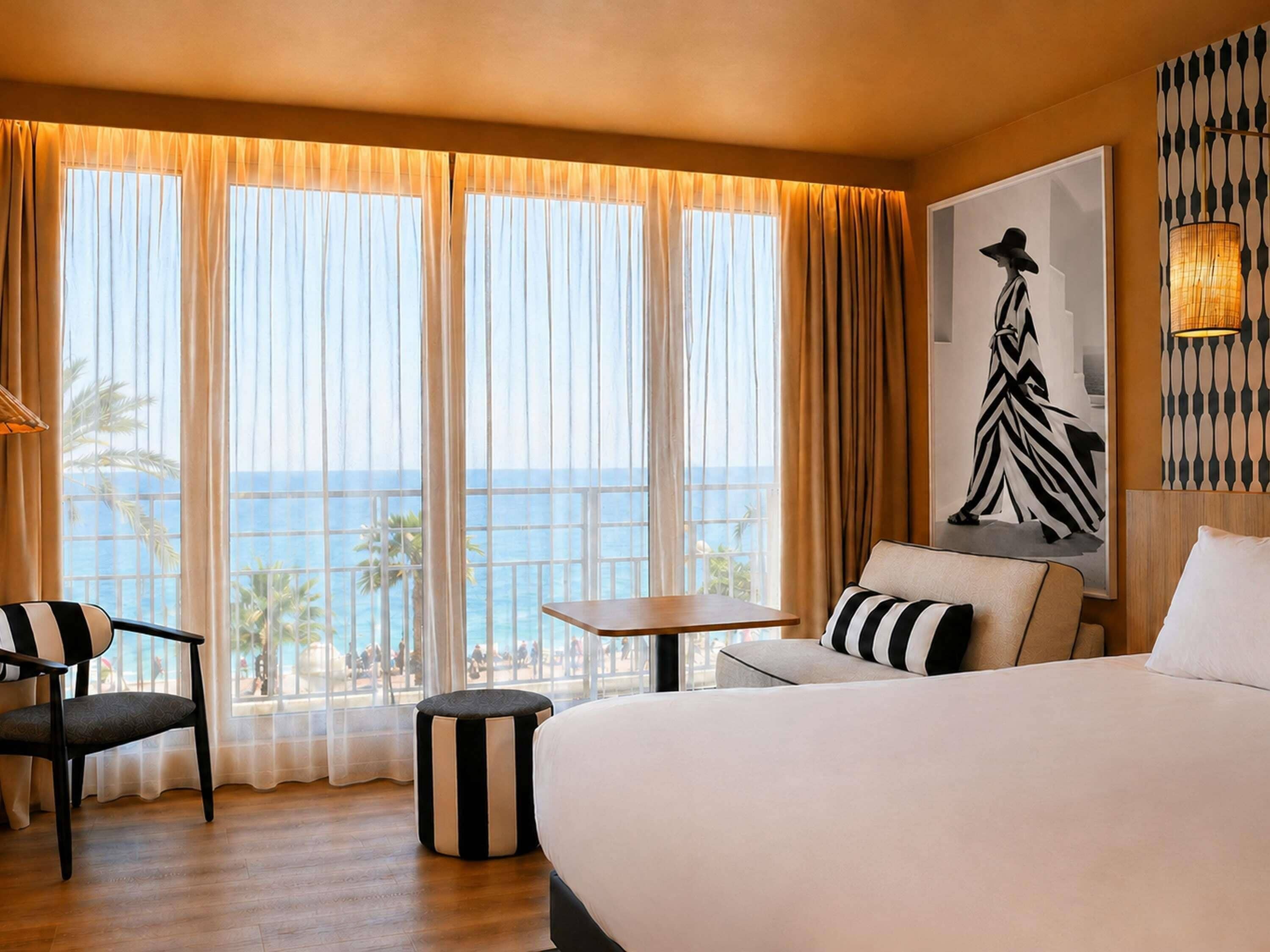 Premium bedding, in-room safe, desk, laptop workspace