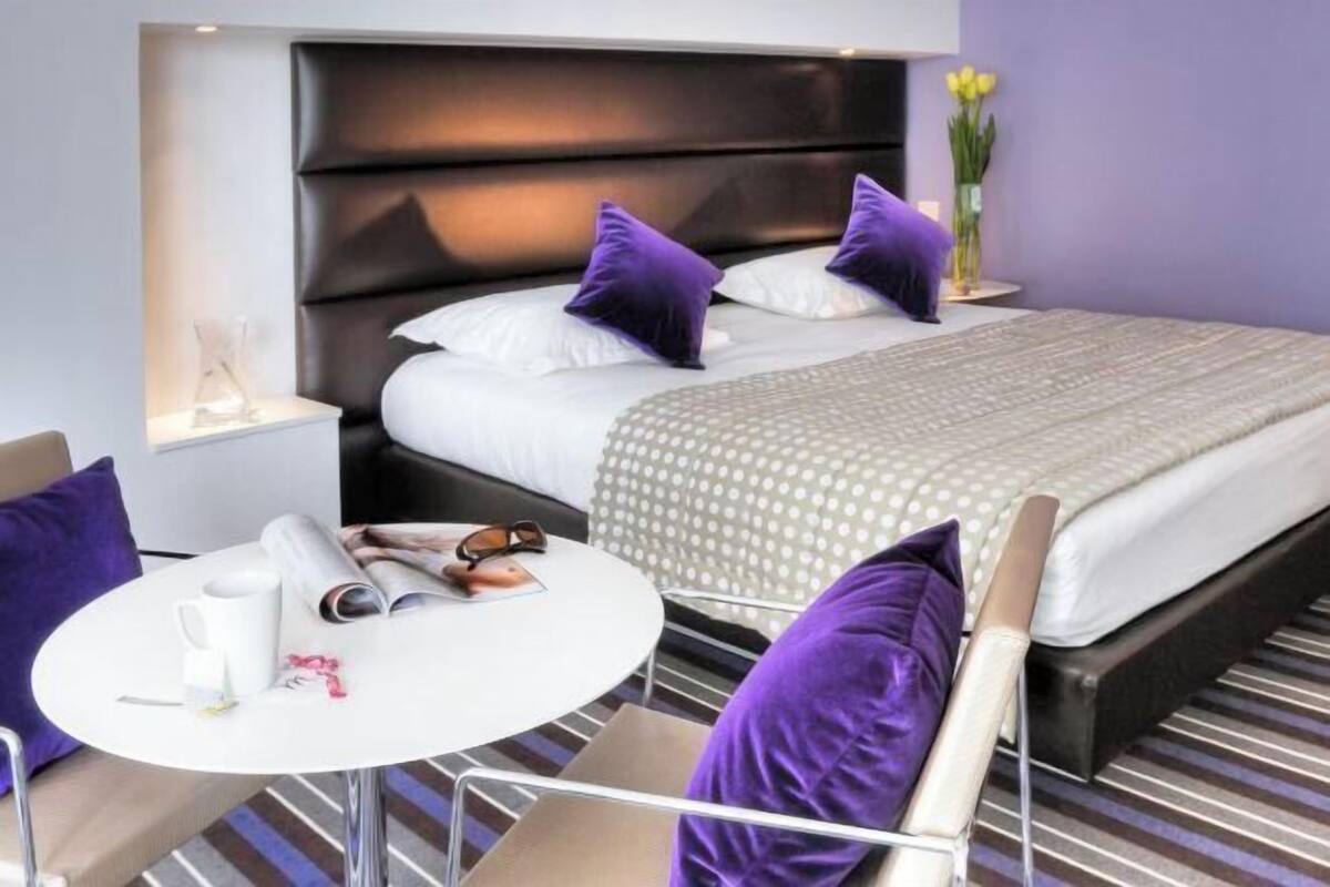 Literie de qualité supérieure, coffres-forts dans les chambres, bureau