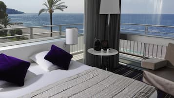 Premium bedding, in-room safe, desk, laptop workspace