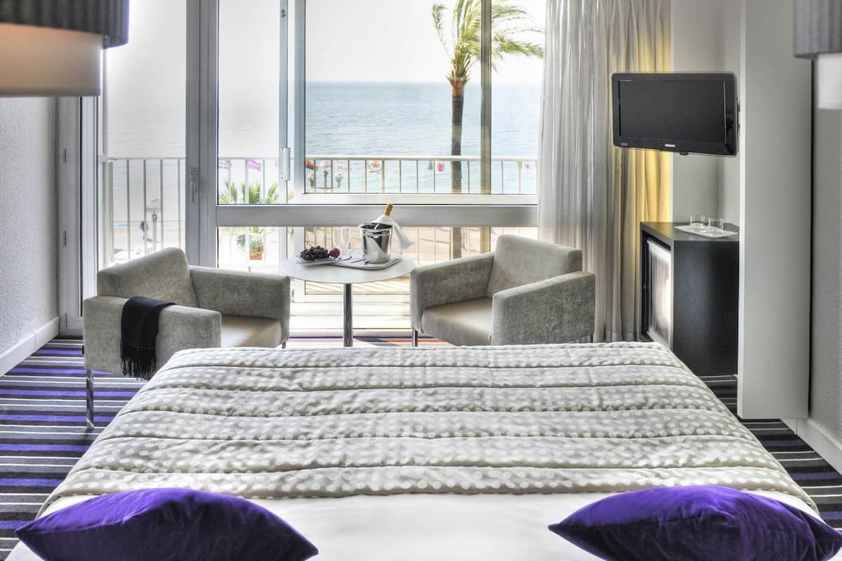 Privilege, Room, 1 Double Bed, Sea Facing | Premium bedding, in-room safe, desk, laptop workspace
