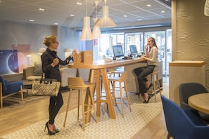 Mostrador para check-in y check-out