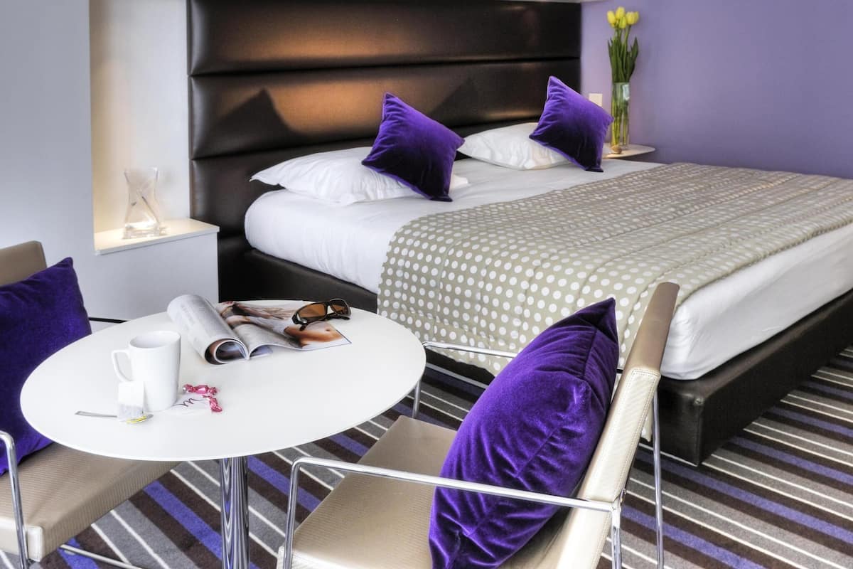 Superior-Zimmer, 1 Doppelbett (City side)