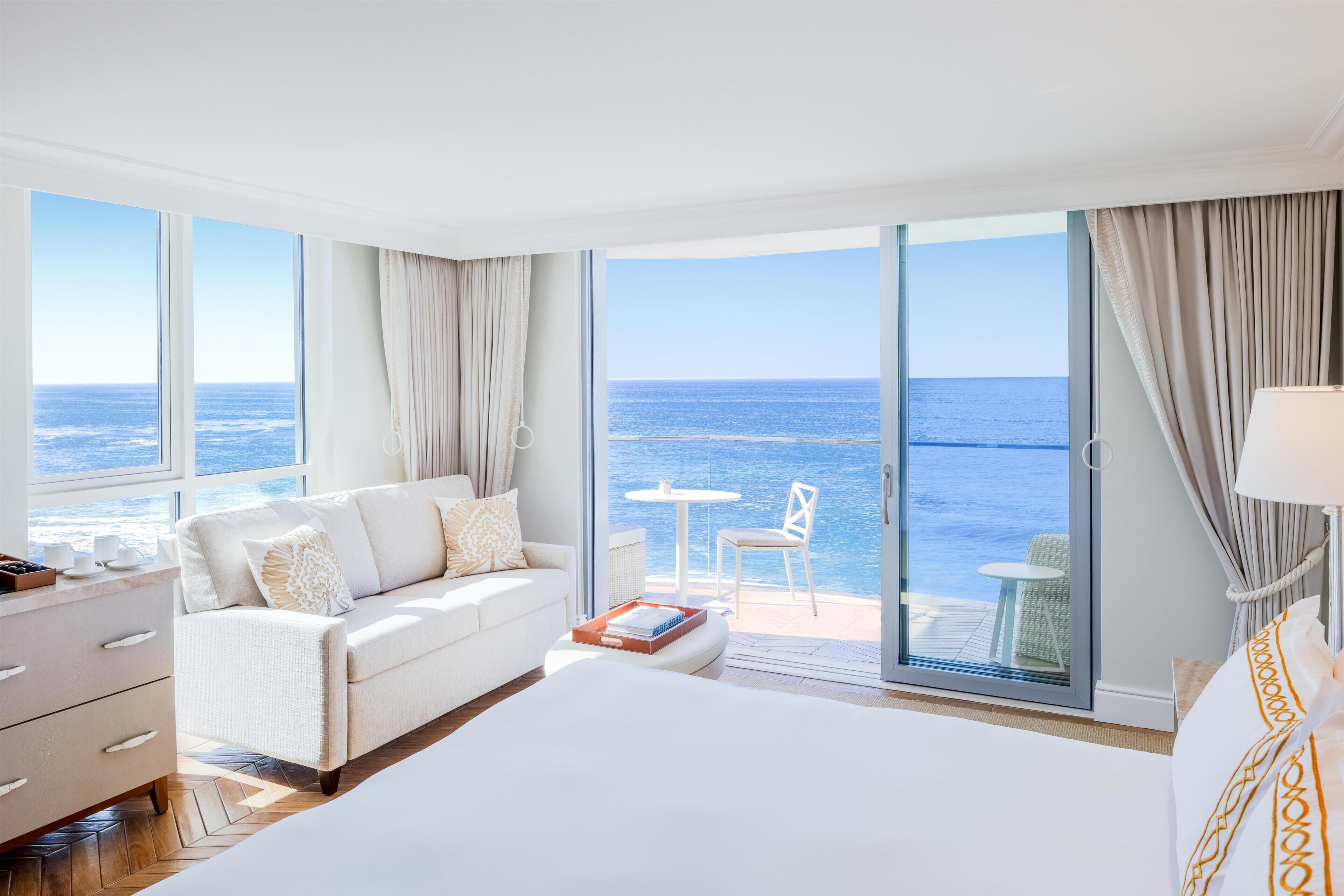 Studio Premium, 1 Tempat Tidur King, akses difabel, sudut (Oceanfront) | Seprai premium, selimut bulu angsa, minibar, dan brankas