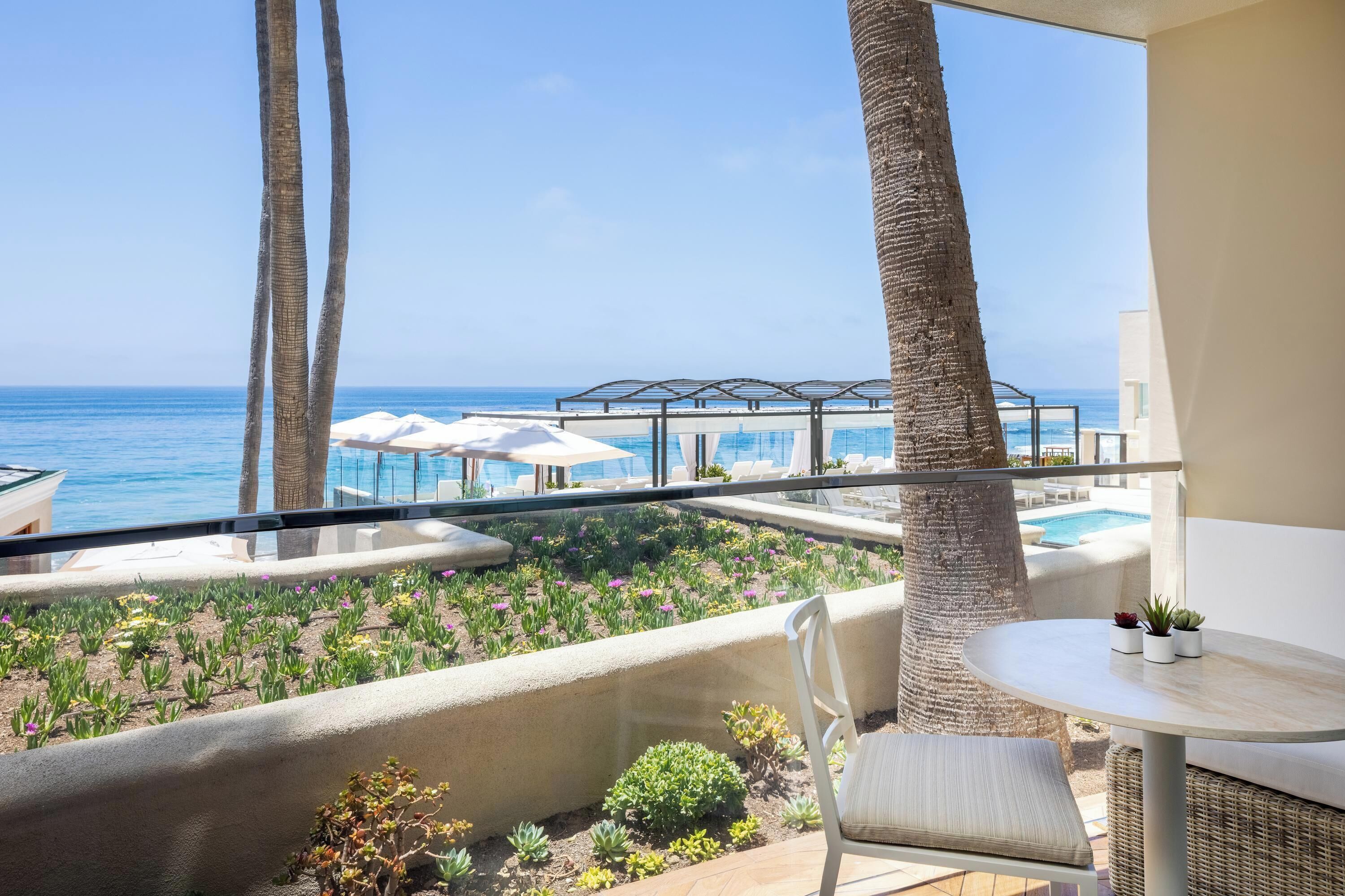 Room, 1 King Bed, Pool View