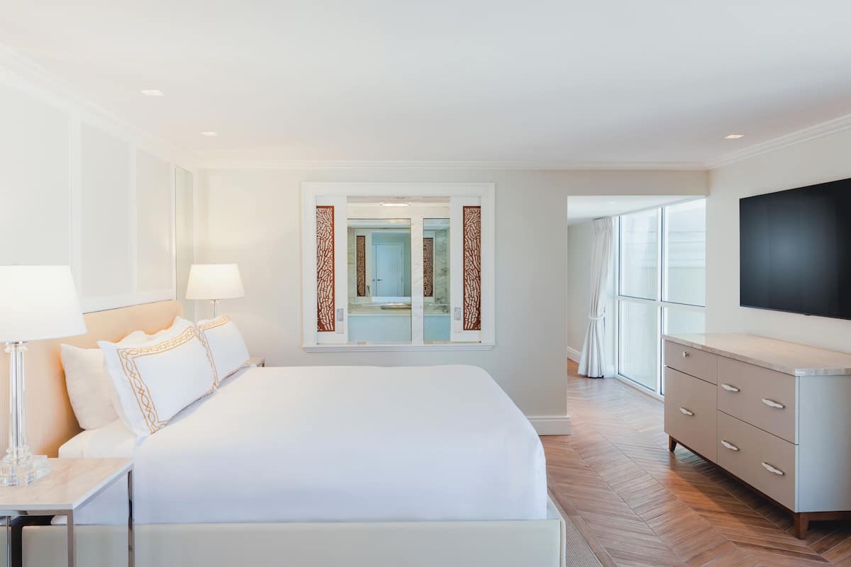 Studio Suite, 1 King Bed, Resort View | Premium bedding, down comforters, minibar, in-room safe