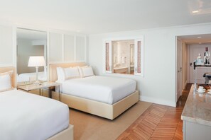 Studio – premium, 2 queensize-senger, ved havkanten | Sengetøy av topp kvalitet, dundyner, minibar og safe på rommet