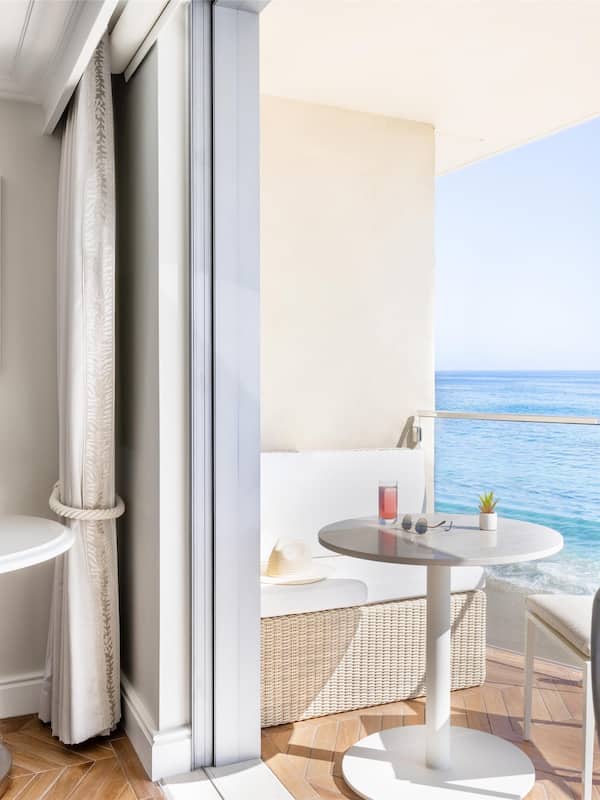 Room, 1 King Bed, Oceanfront | Premium bedding, down comforters, minibar, in-room safe