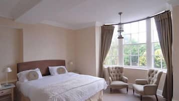 In-room safe, individually decorated, individually furnished, desk