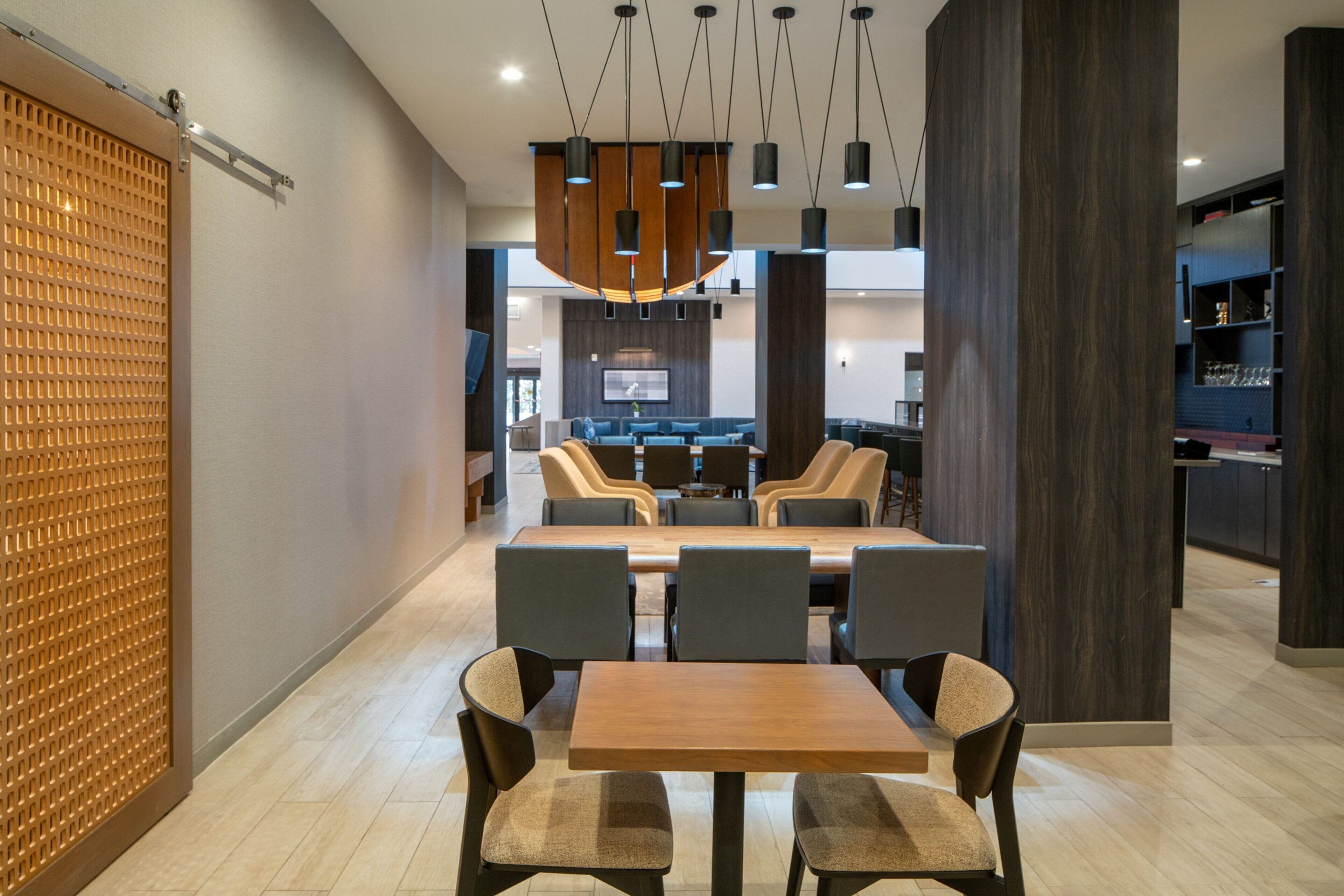 breakfast, lunch, dinner served; american cuisine